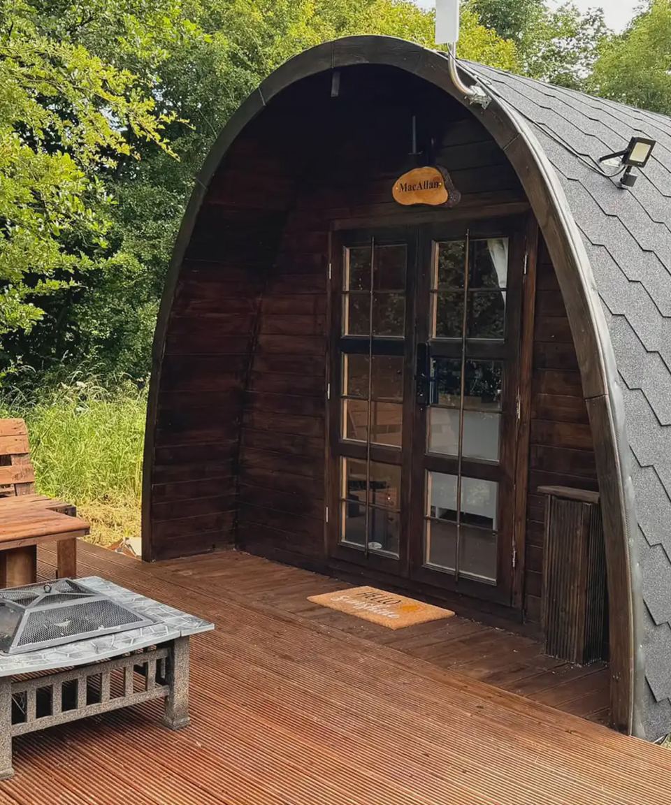 Cabin deck with fire basket