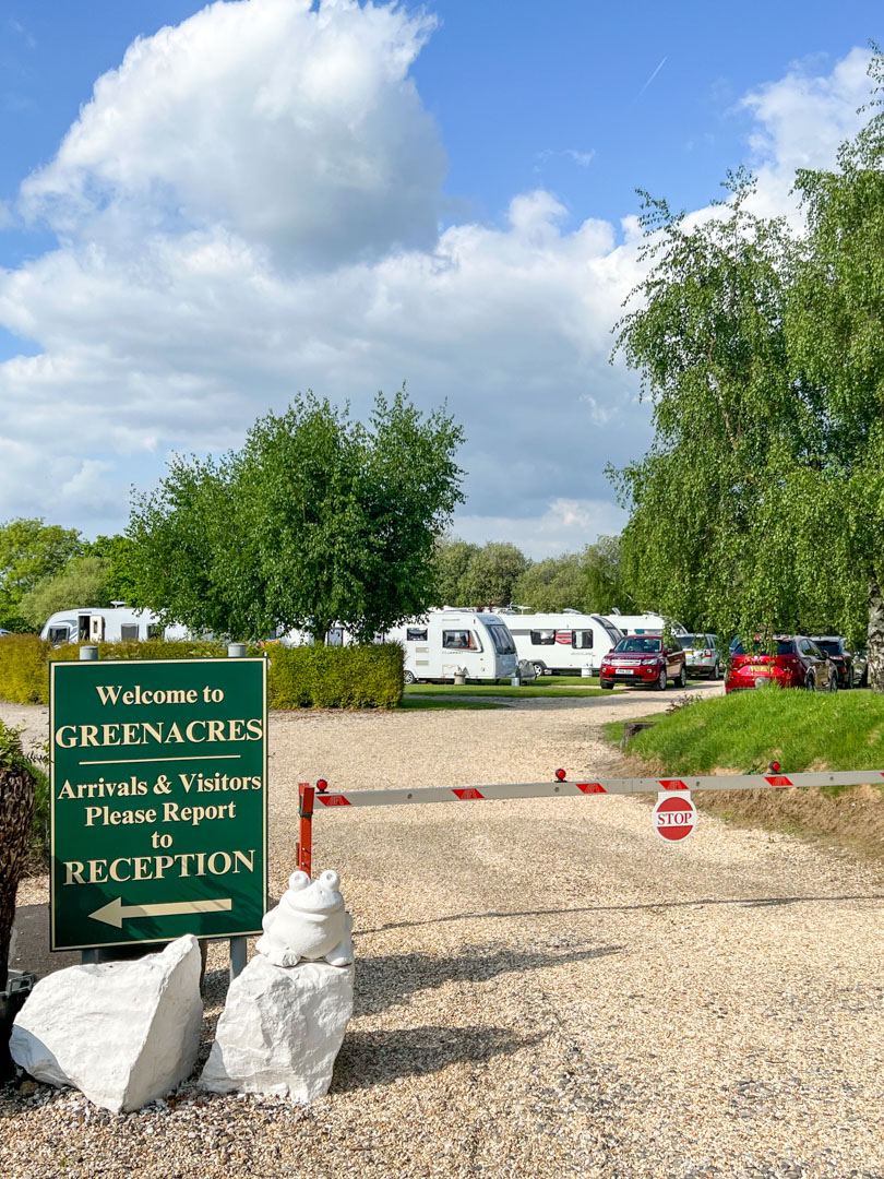 Entrance barrier and reception sign
