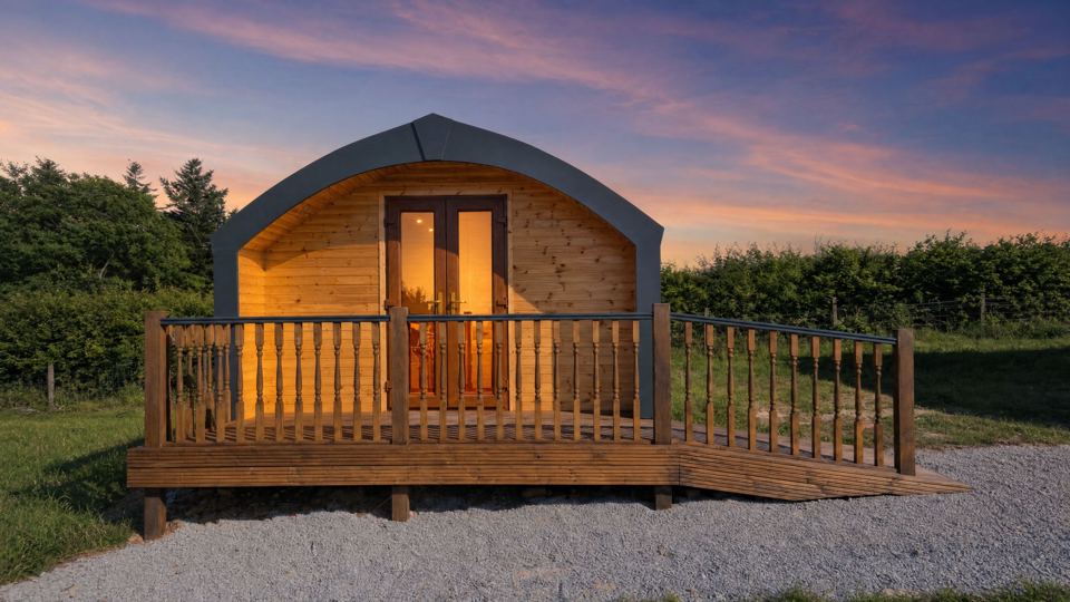 Pod with raised deck