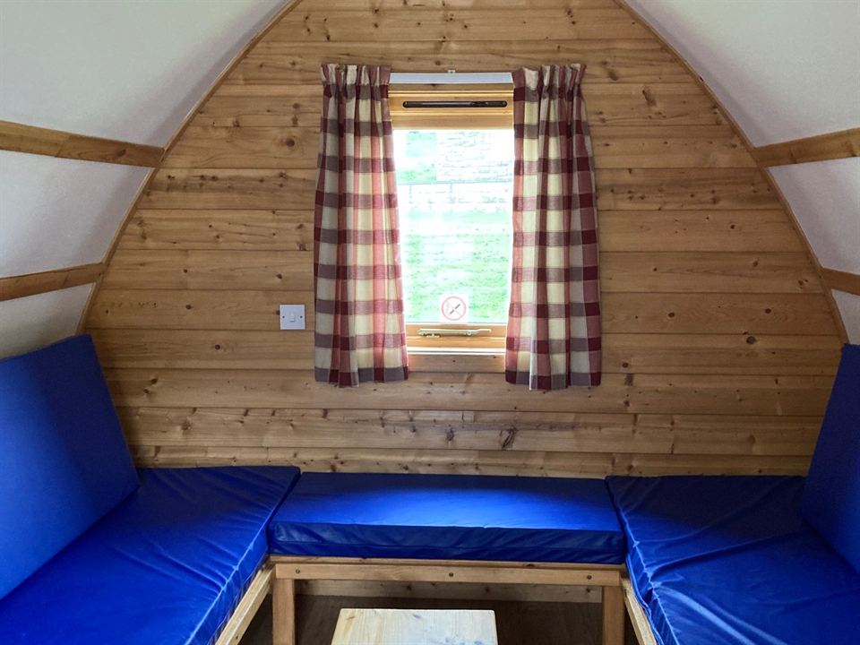 Cabin interior seating