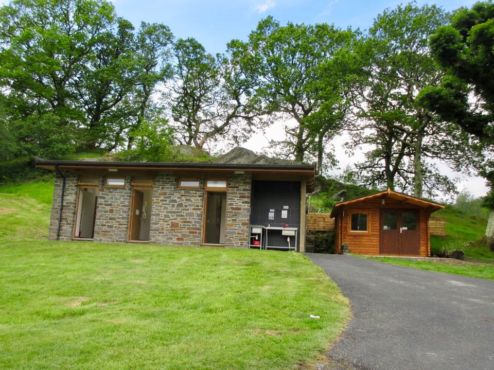 Toilet block and cabin
