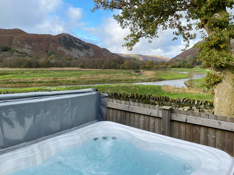 Hot tub overlooking the valley