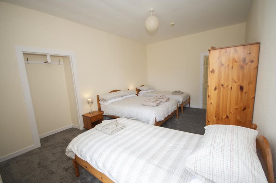 Twin bedroom