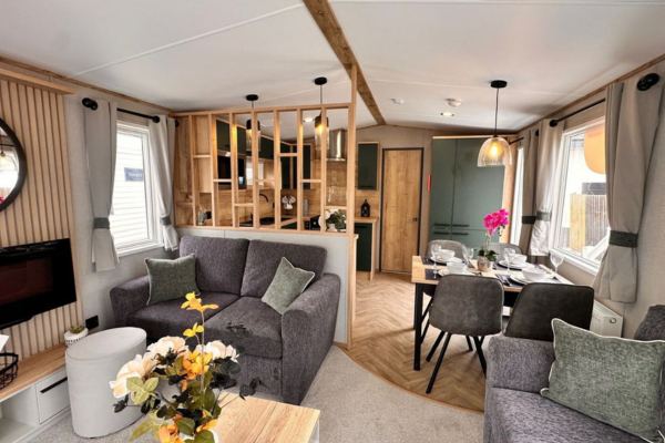 Lodge lounge and dining area