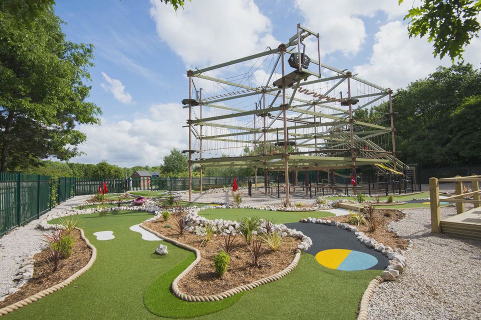 Mini golf and high ropes