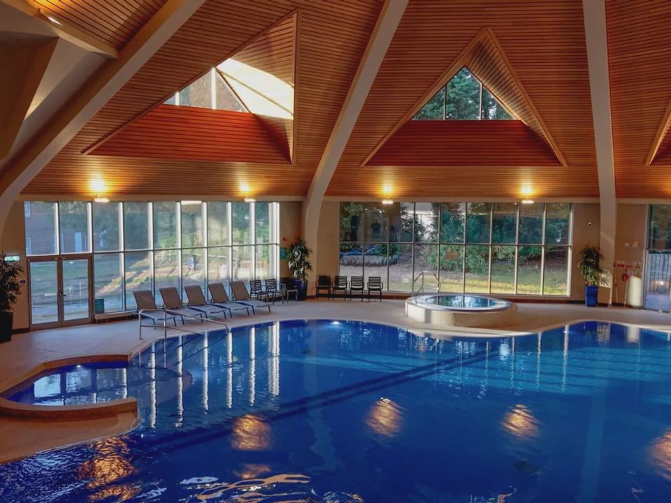 Indoor pool and spa pool