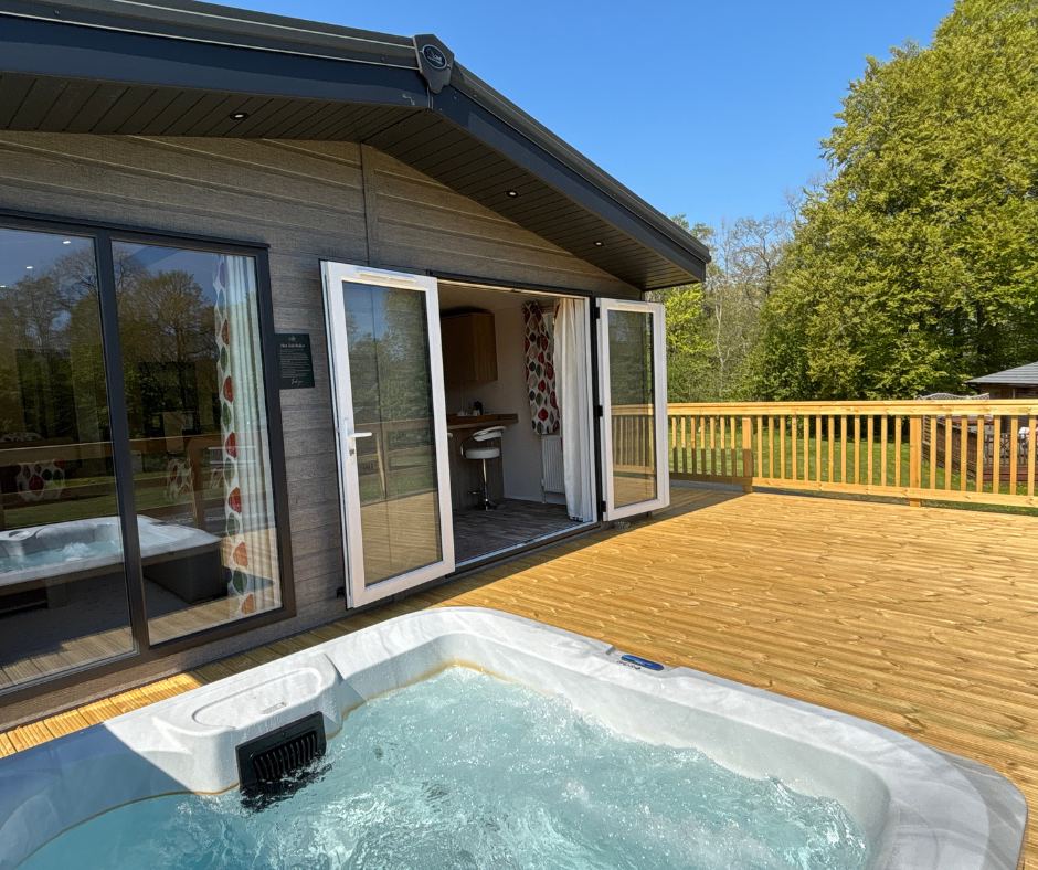Lodge patio doors and hot tub
