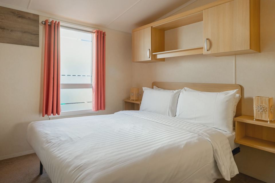 Bedroom with double bed