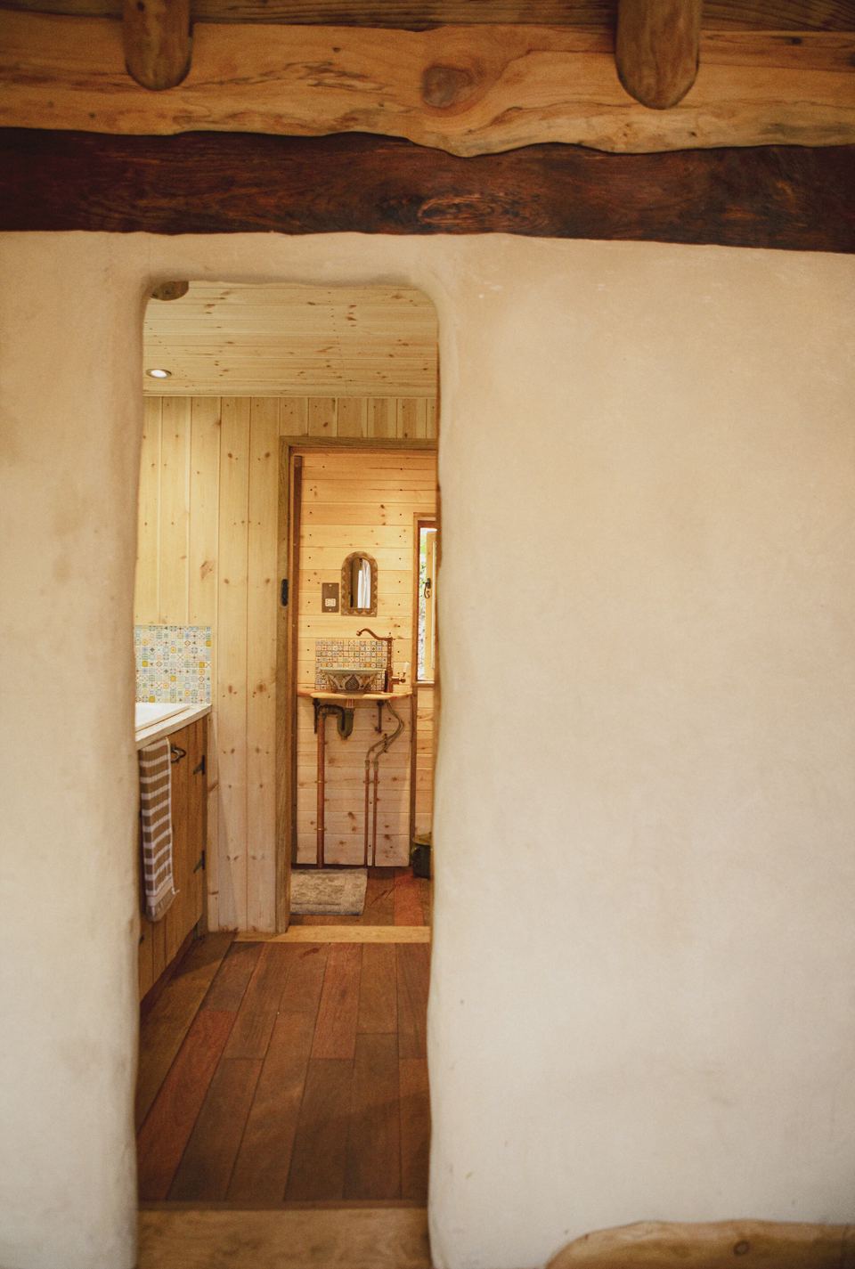 Hallway through to the bathroom