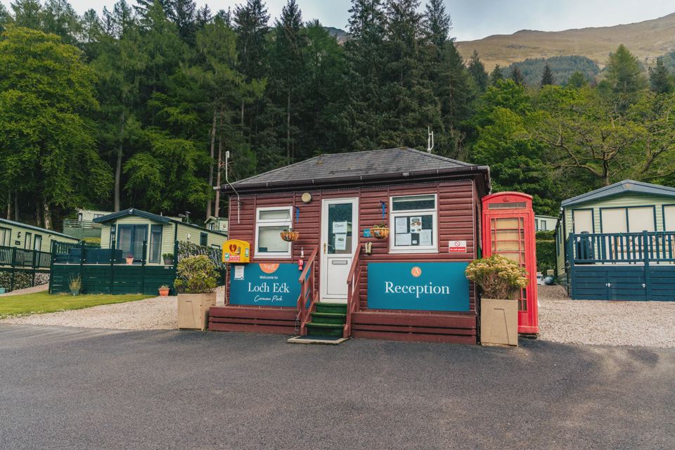 Reception cabin