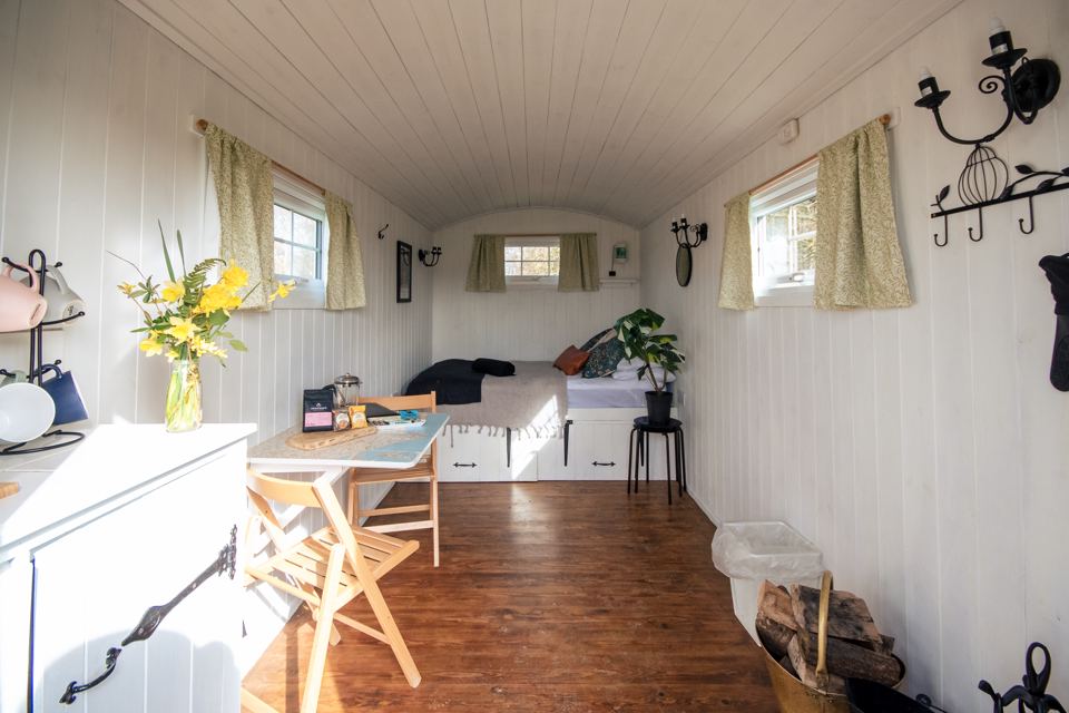 Shepherd hut with daybed