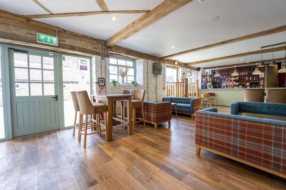 Bar and lounge
