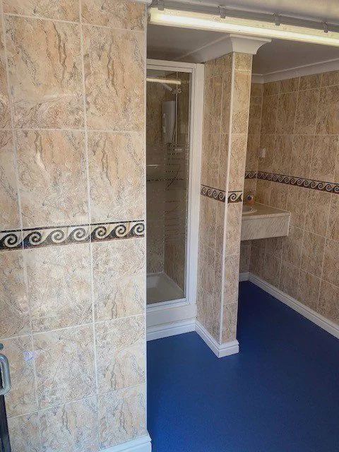 Shower cubicle