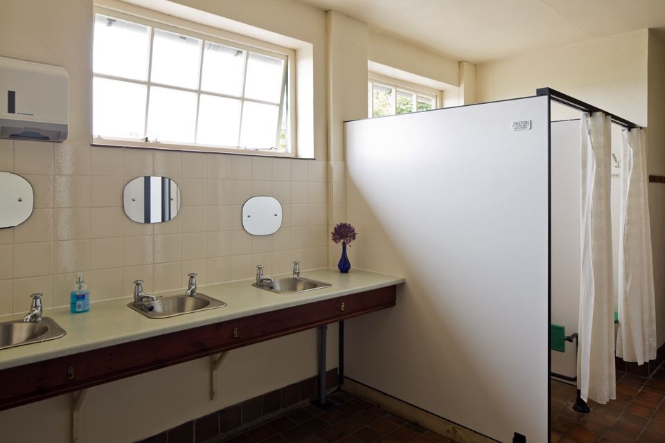 Washbasins and shower cubicles