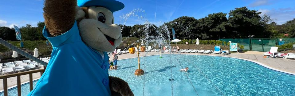 Splash zone beside the pool