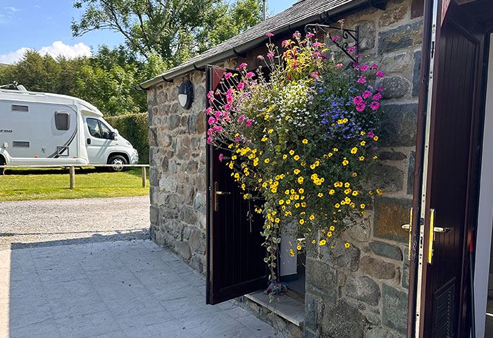 Stone toilet block