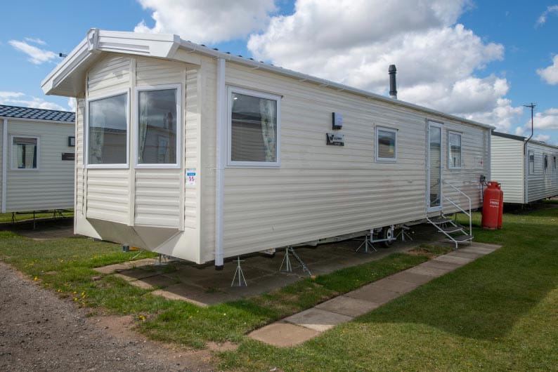 Caravan on its plot
