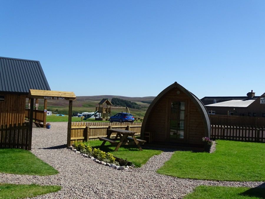 Glamping pod and picnic bench