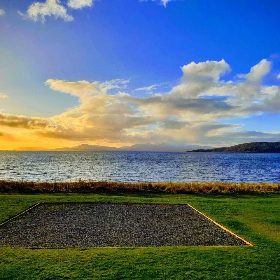 Grass edge above the bay