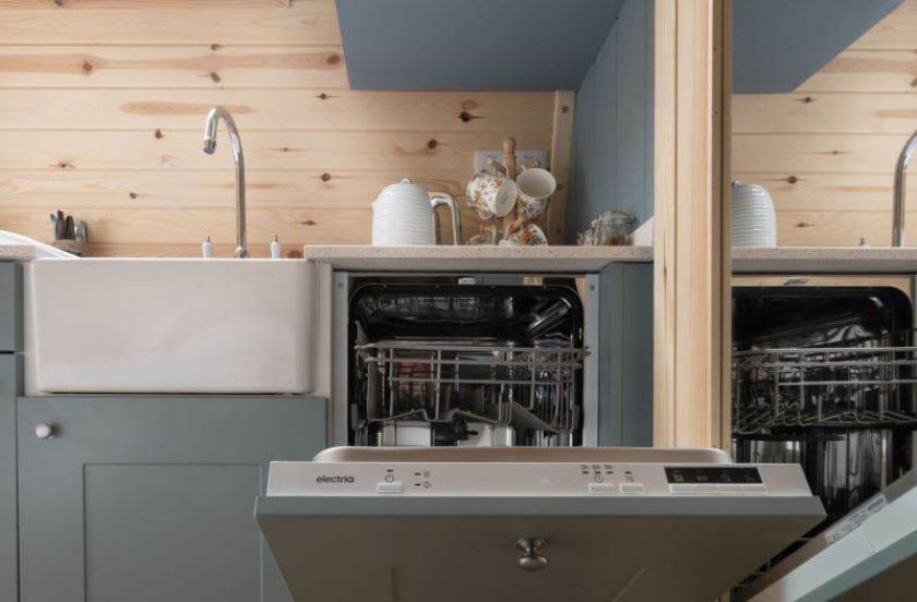 Kitchen with dishwasher