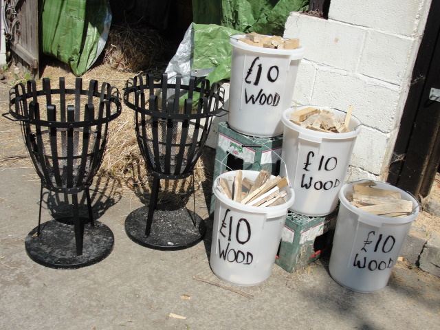 Fire baskets and wood buckets