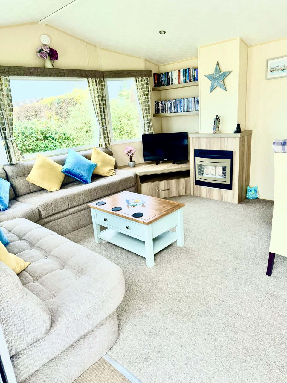 Lounge with corner sofa