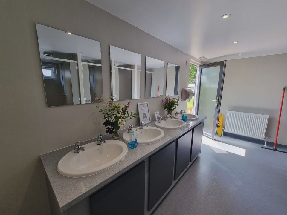Washroom basins