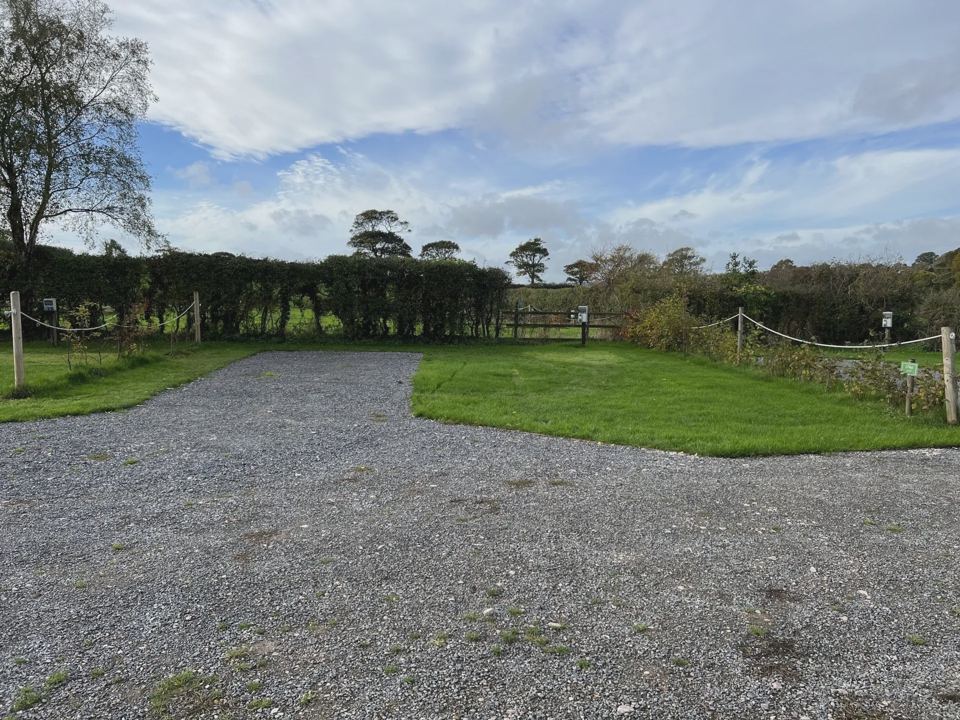 Gravel pitches by the gate