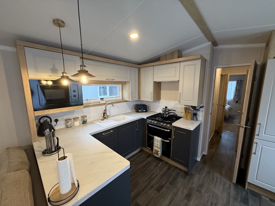 Fitted kitchen