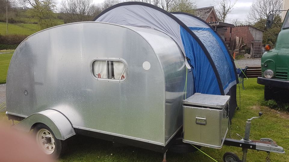 Teardrop caravan with tent