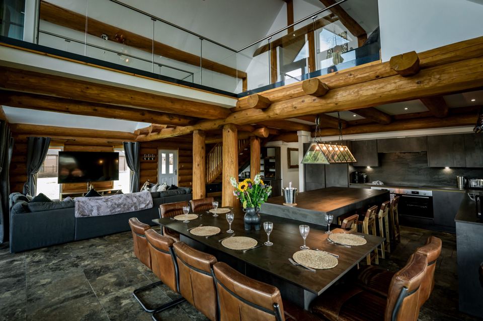 Log cabin dining and lounge