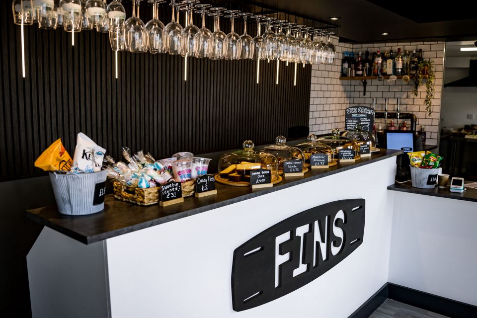 Fins cafe bar counter