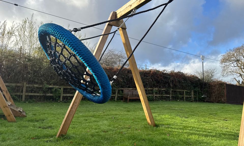 Bird's nest swing