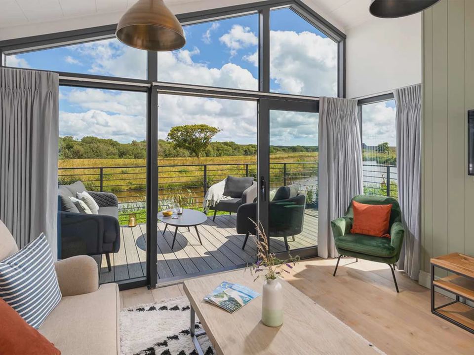 Lodge lounge with lake view