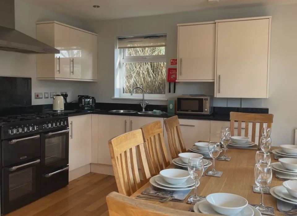 Kitchen and dining table