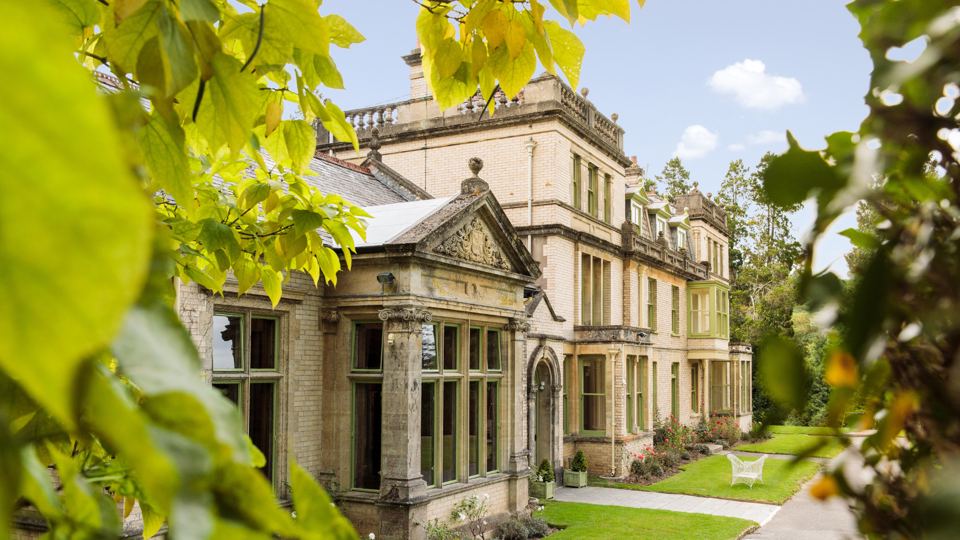 Stately house in the grounds
