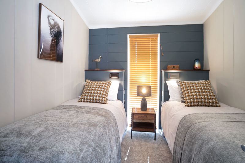 Twin bedroom