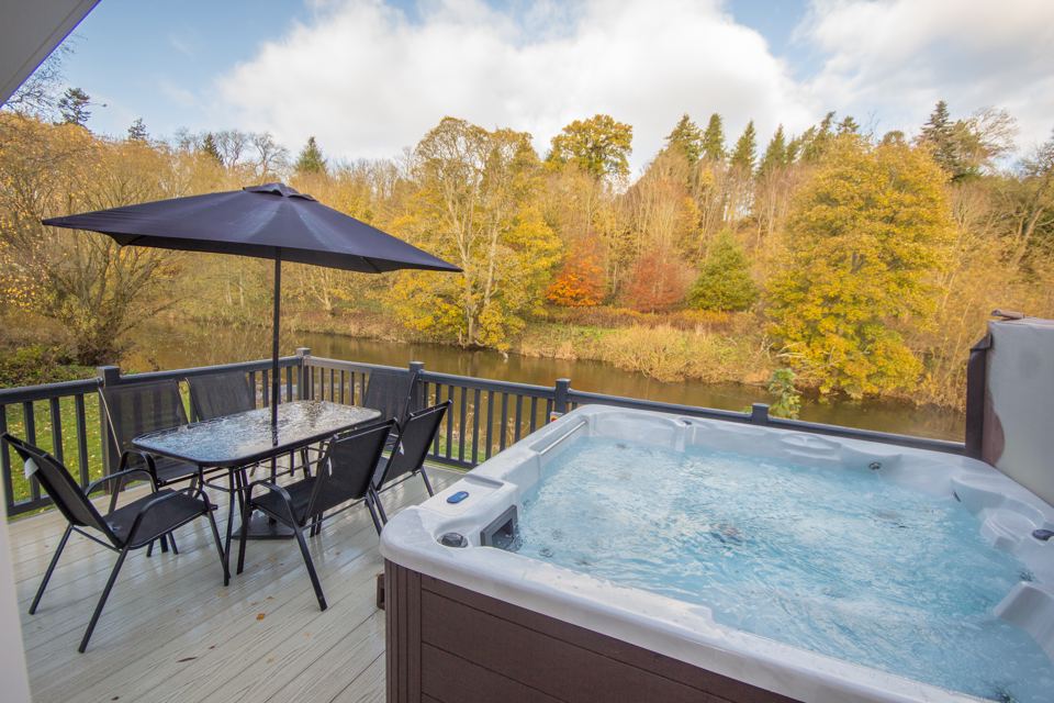 Hot tub deck over the river