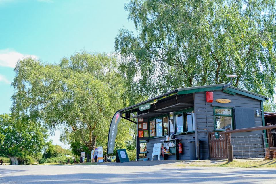 Reception and shop hut