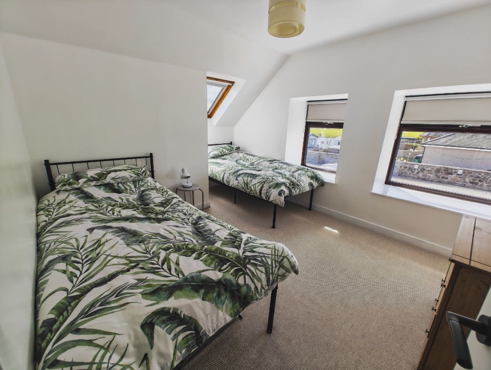 Twin bedroom in the flat