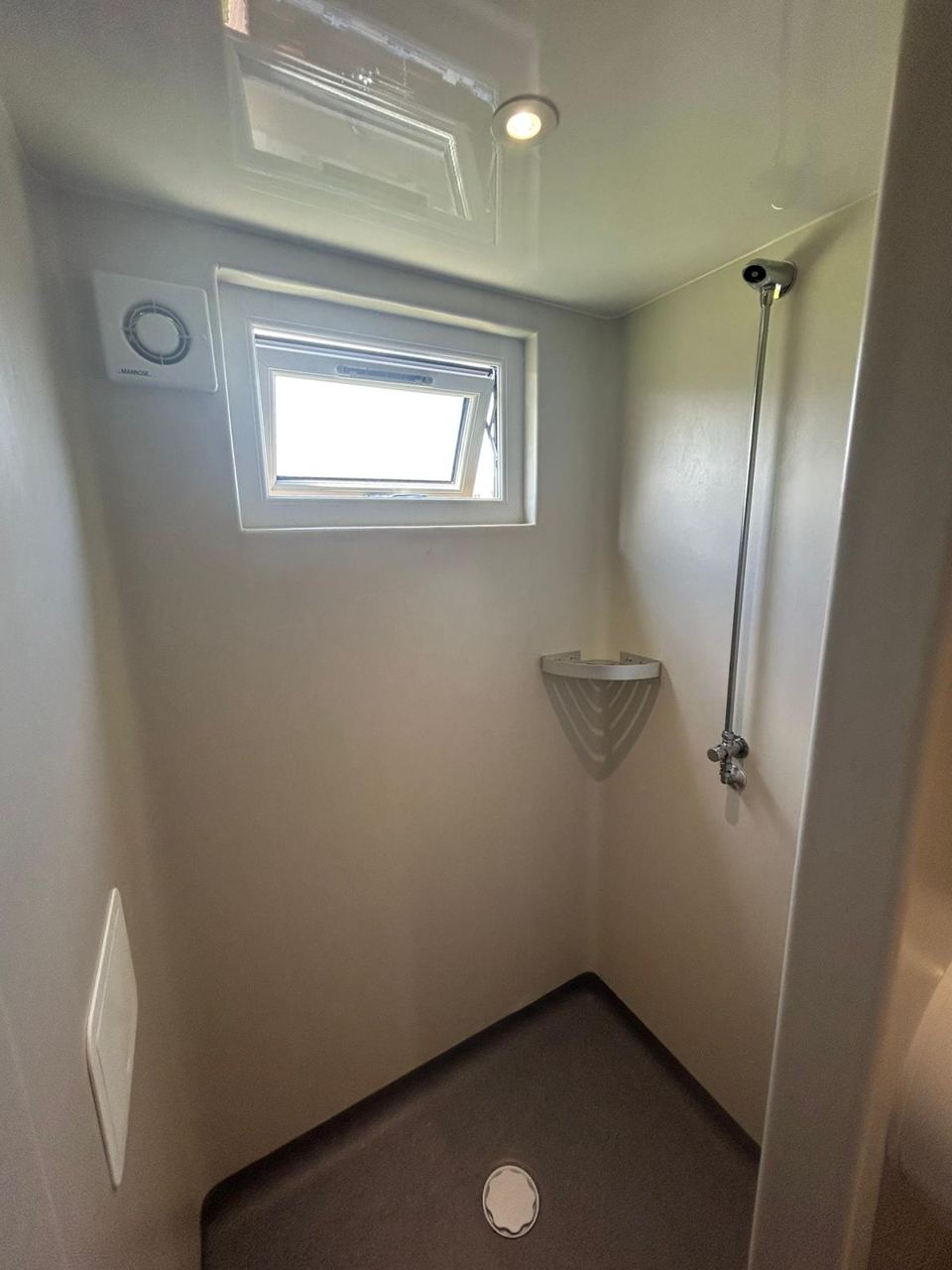 Shower cubicle