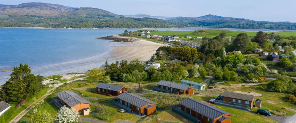 Lodges above the beach