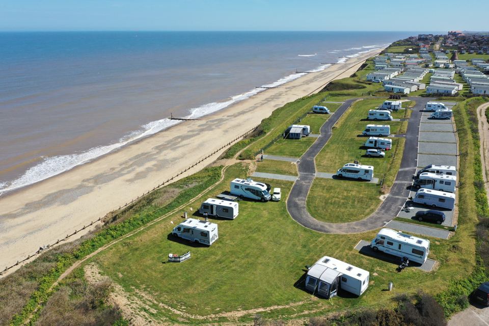 Clifftop touring pitches above the beach