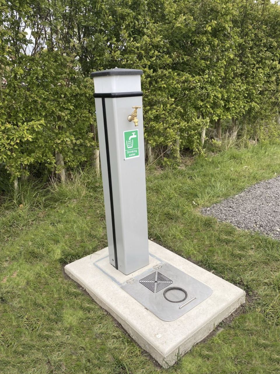 Power and water pedestal