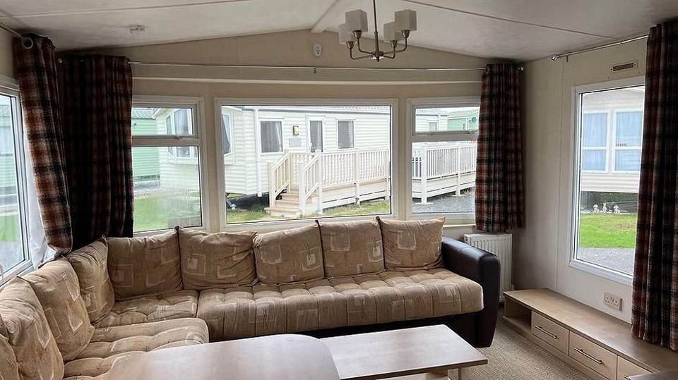 Caravan lounge