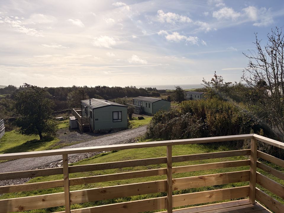 Lodge and view over the coast
