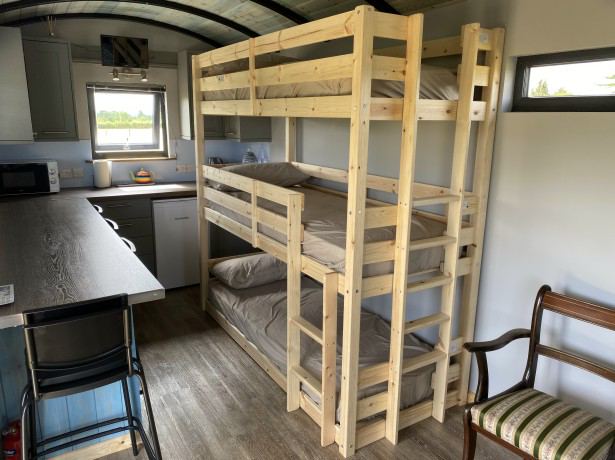 Hut kitchen and bunks