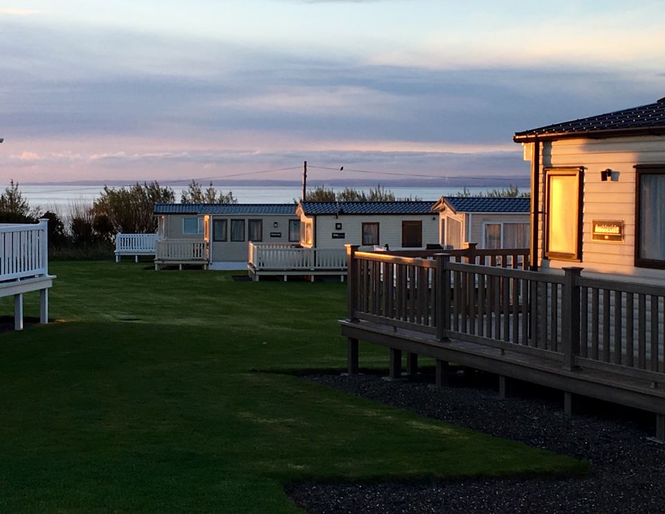 Holiday homes facing the sea