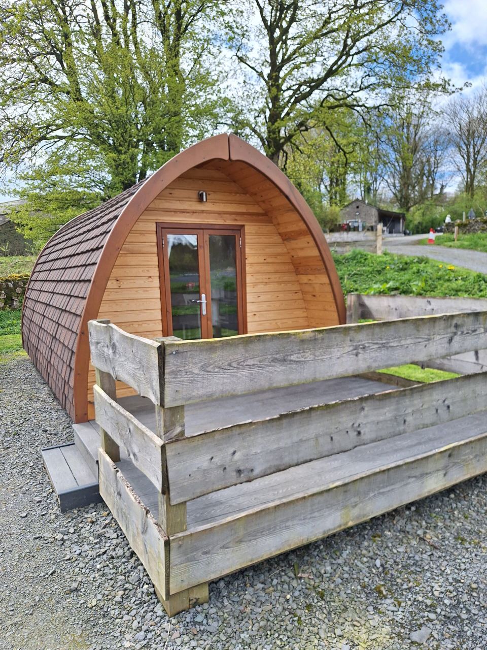 Pod with decked bench