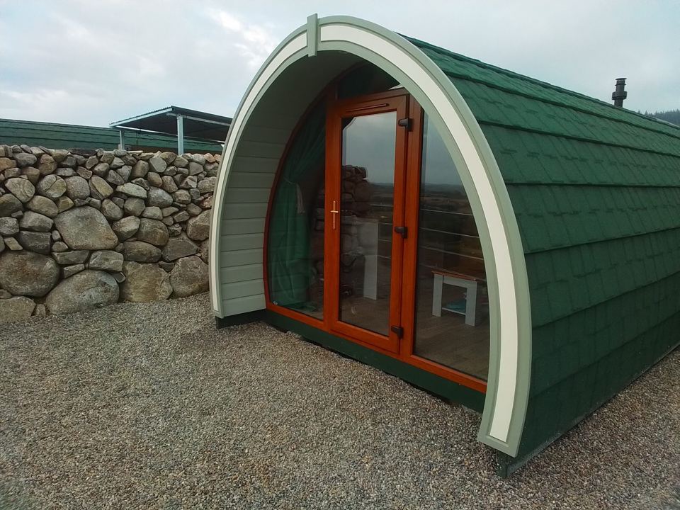 Green glamping pod
